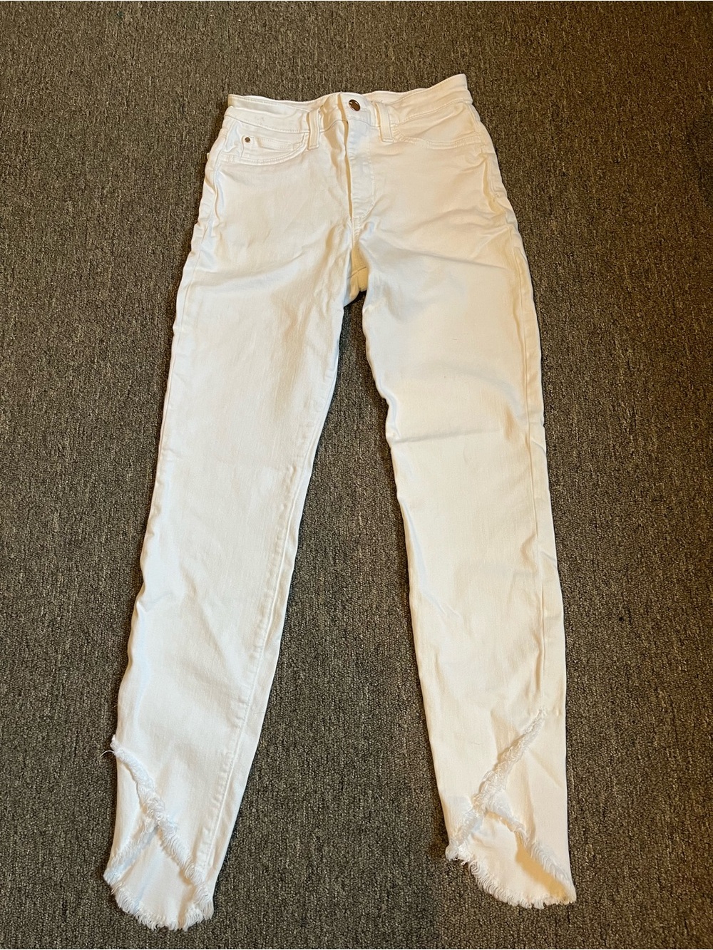 Joe's Jeans White Skinny Jeans with Frayed Hems
